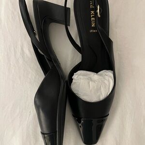 Anne Klein iflex Black Patent and leather Slingback Heels